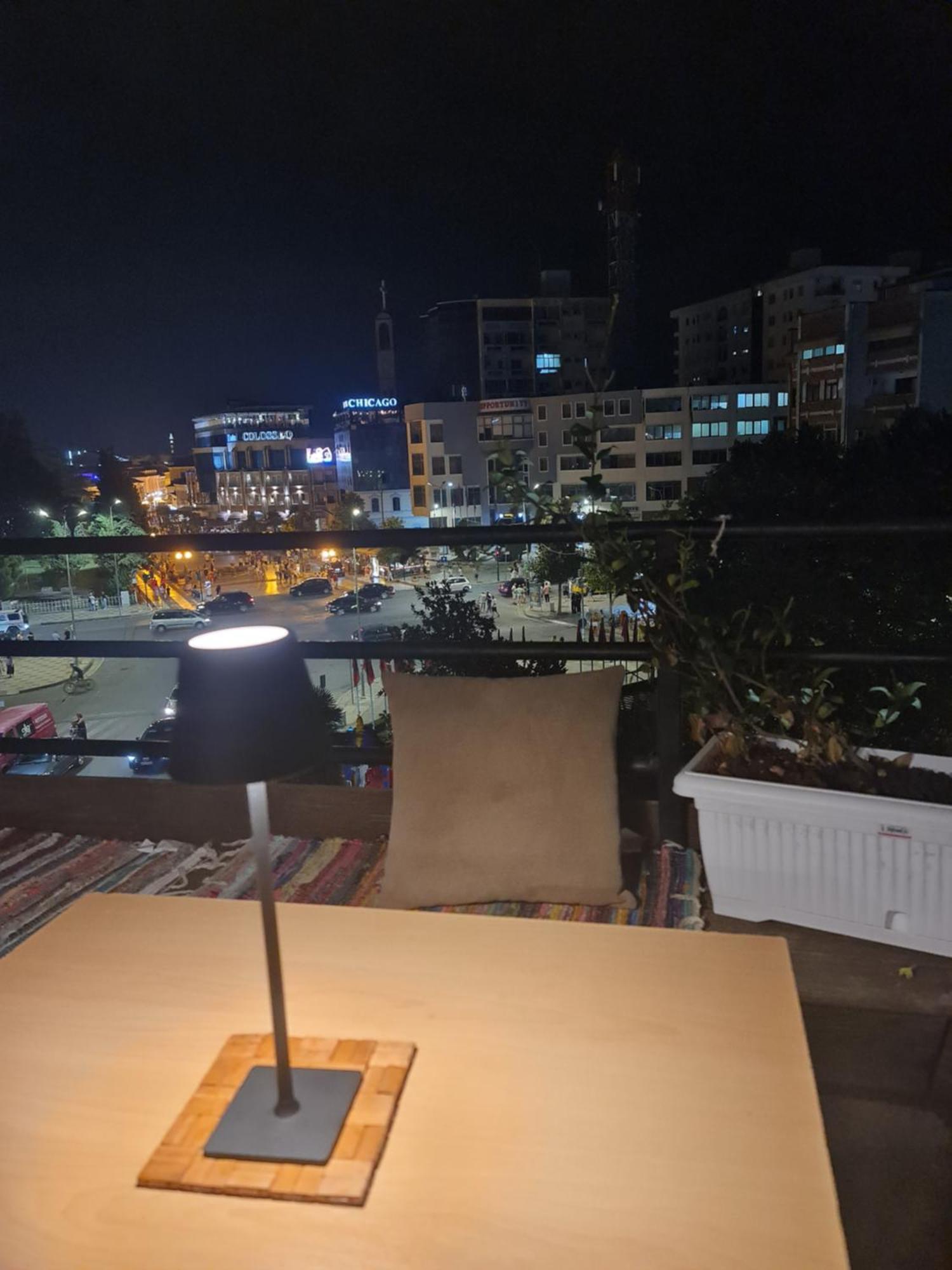 The Rooftop Hostel Shkodër Exteriör bild